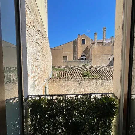 بيت ضيافة Antico Corso 74 4*